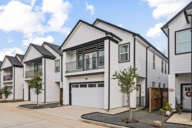 Photo - 6480 T C Jester Blvd