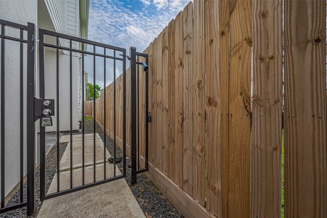 Photo - 3510 Hadley St