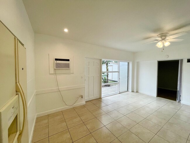 Photo - 320 SW 21st St