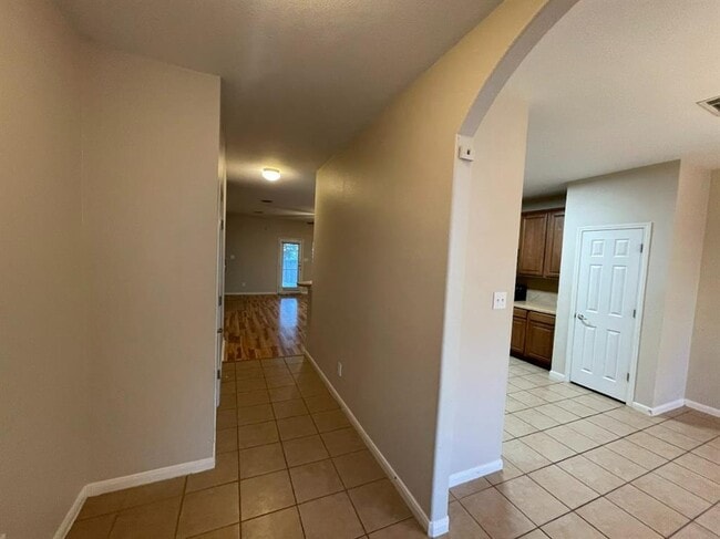 Photo - 1118 Boxwood Loop