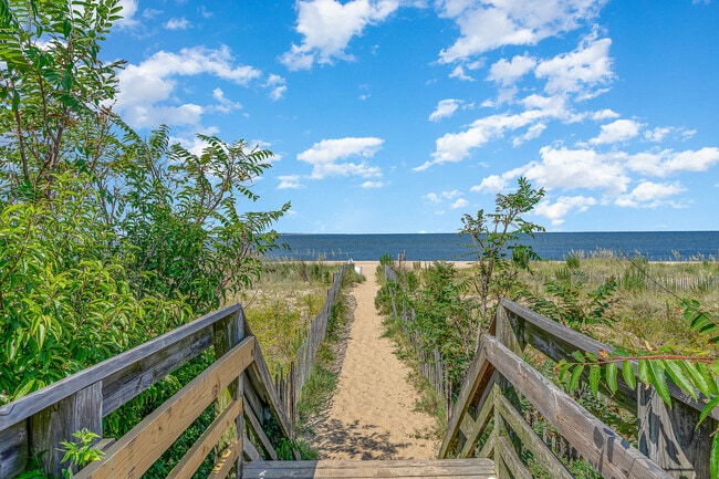 Photo - 1540 Chela Ave