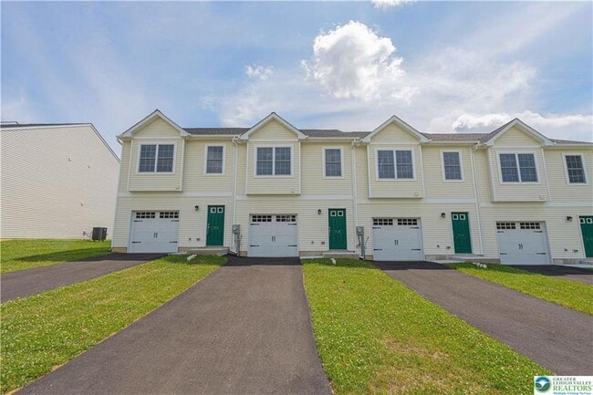 Building Photo - 742 Blue Heron Dr Rental