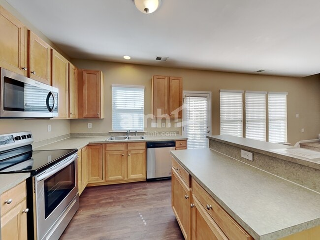 Photo - 1635 Bitter Creek Dr