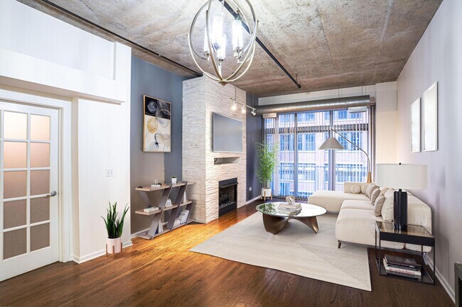 Photo - 933 W Van Buren St Unit 404