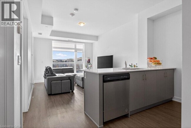 Photo - 600 N Service Rd Unit 302