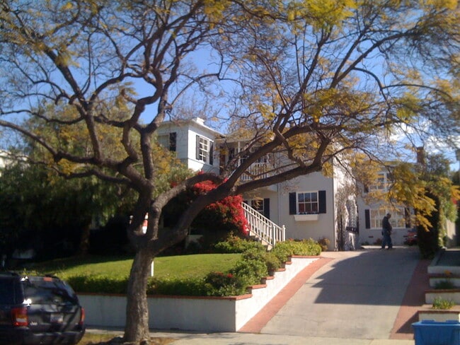 Building Photo - 1534 Veteran Ave Rental