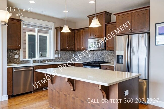 Photo - 616 N V St