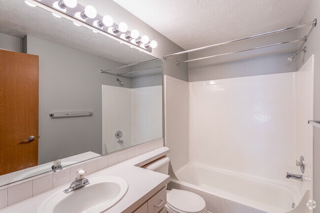 Knightsbridge - 1BR, 1BA - 711 SF - Knightsbridge Communities