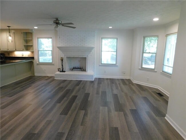 Photo - 2460 Hinton Rd
