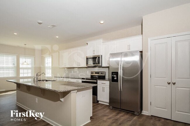 Photo - 302 N Great White Way