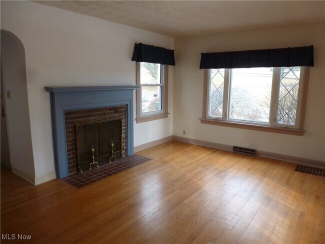 Photo - 48260 National Rd W