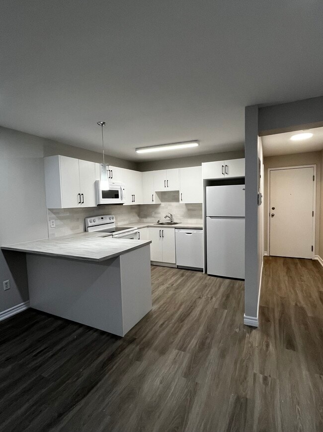 Photo - SPACIOUS TWO BEDROOM APARTMENT AVAILABLE I... Unit 2