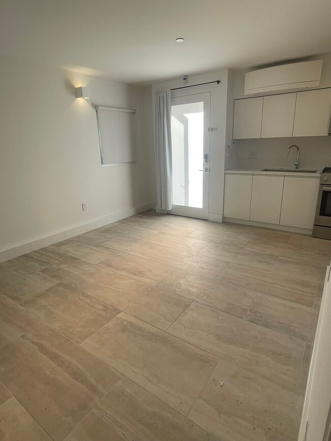 Tile Floors Throughout - 5111 Ocean Front Walk Unit 4