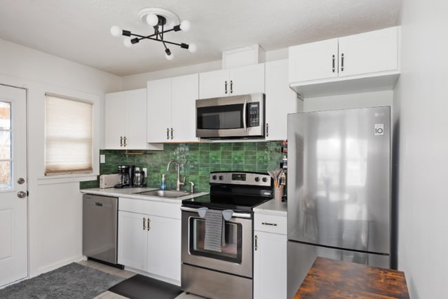 Photo - 2402 Fairmount Ave