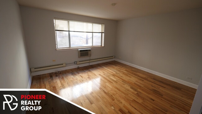 Photo - 665 W Wrightwood Ave