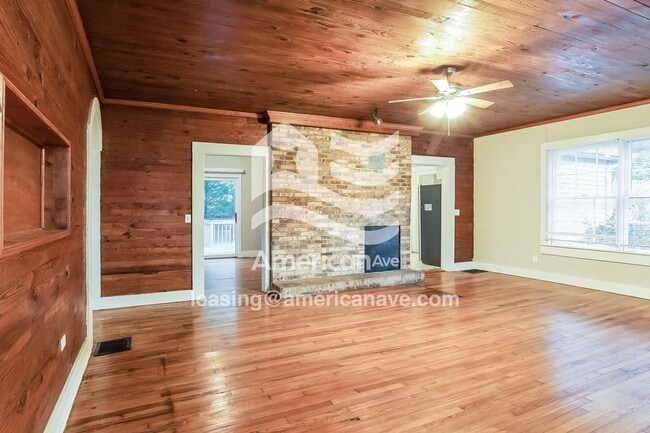 Photo - 3004 Shannon Dr