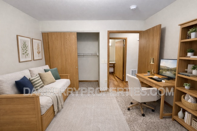 Photo - 1728 W Market St
