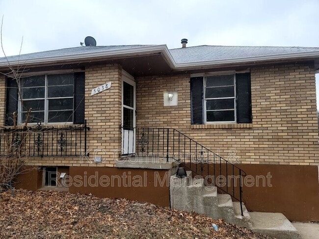 Building Photo - 5038 N Topping Ave Rental