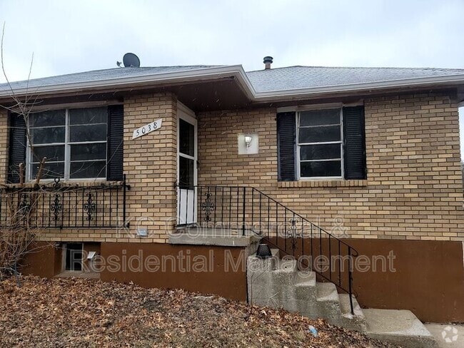 Building Photo - 5038 N Topping Ave Rental