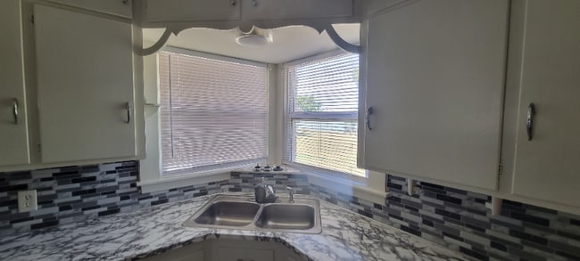 Photo - 2314 W Maple Ave