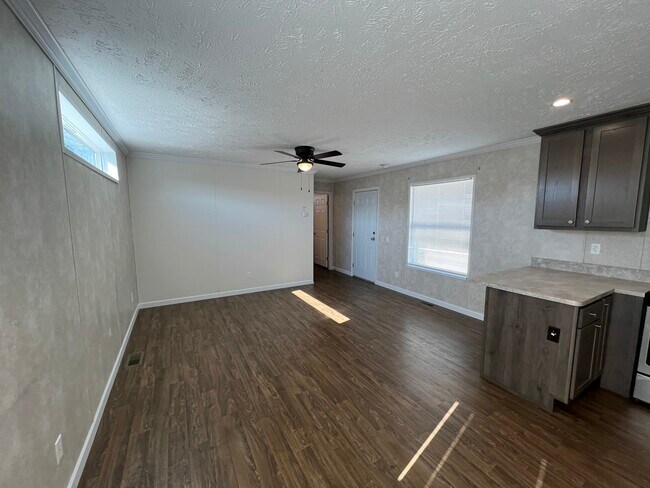 Photo - 16170 Normandy St