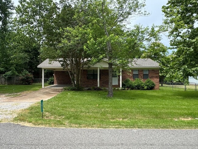 2/2 Brick Home in Cave City! - 2/2 Brick Home in Cave City!