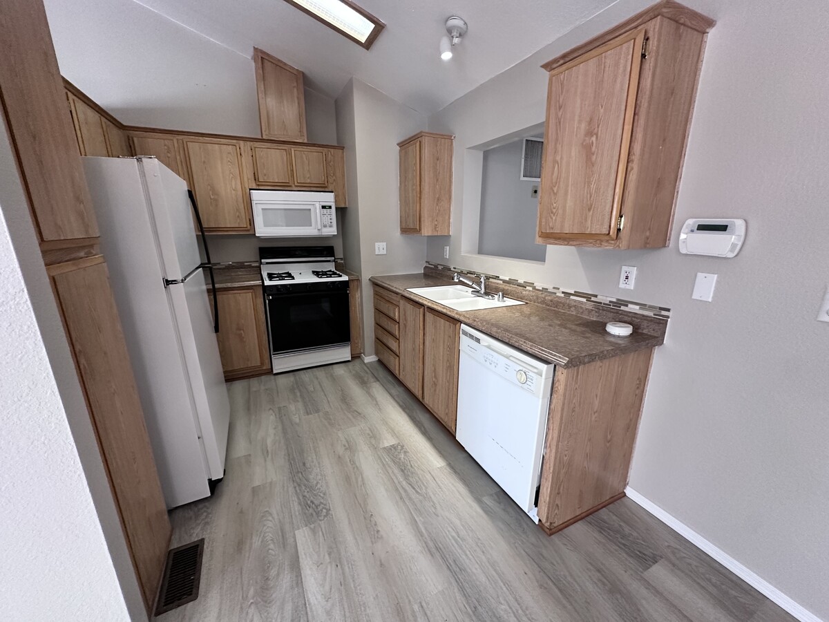 Photo - 1631 De Angelis Ave