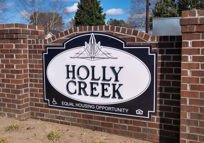 Holly Creek - Holly Creek Apartments