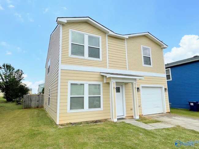 Photo - 3177 Lakeland Dr SW