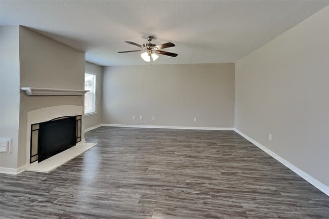 Photo - 1227 Caraquet Dr