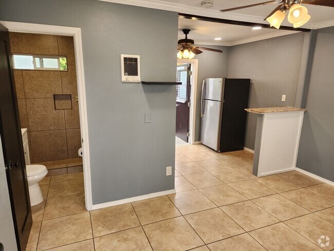Building Photo - 711-721 S Pine St Rental