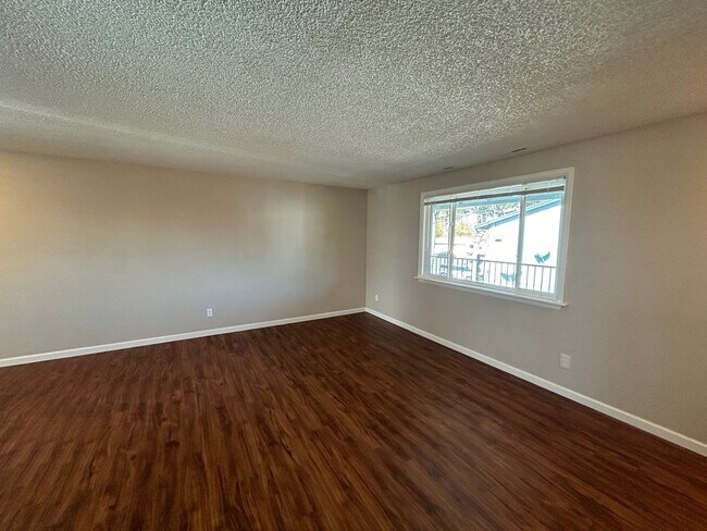 Photo - 903 Hersinger Pl Unit D