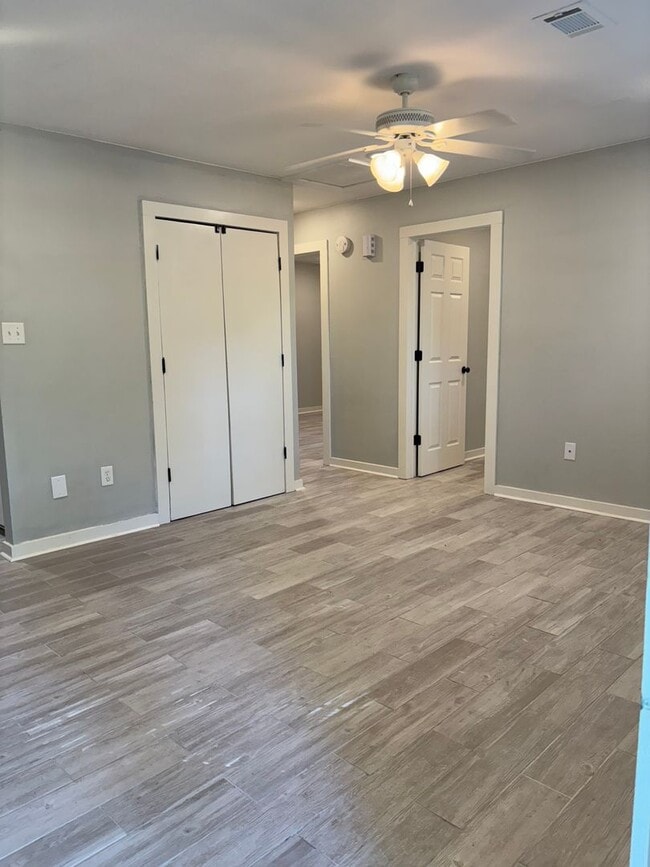 Photo - 810 E Oak Ave Unit Oak Street East 810 Apt.B