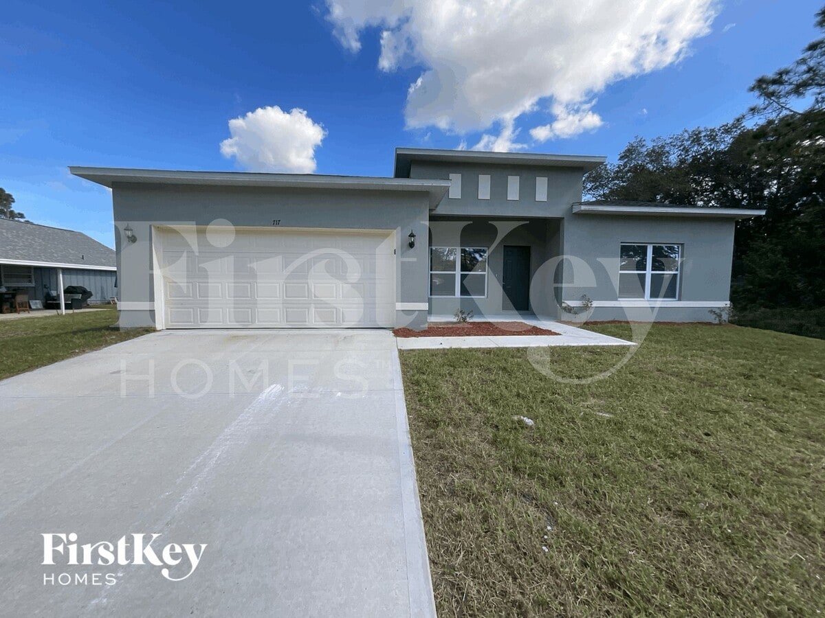 Photo - 717 Garvey Rd