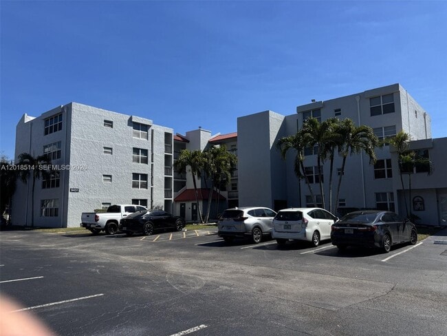 Building Photo - 9451 Evergreen Pl Unit 102