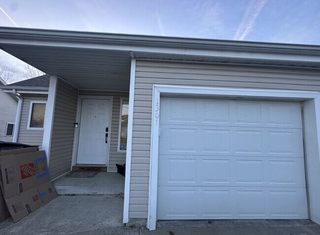 Photo - Beautiful Town Home + Deck & Patio + Easy Highway Access to Fort Riley + Washer & Dryer Included!...