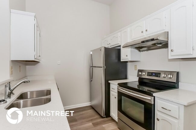 Photo - 5677 Kaitlyn Dr W