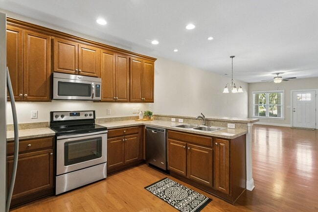 Photo - 6905 Colemans Crossing Ave