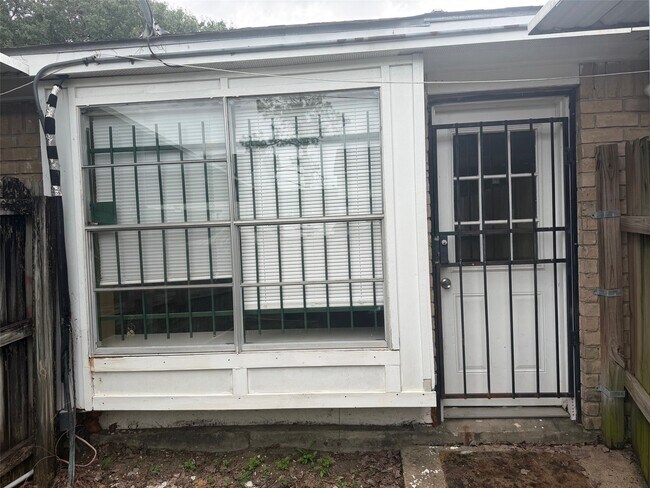 Photo - 6957 Chasewood Dr