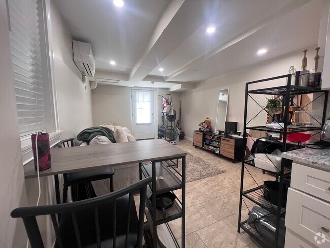 Building Photo - 5 Linnaean St Rental