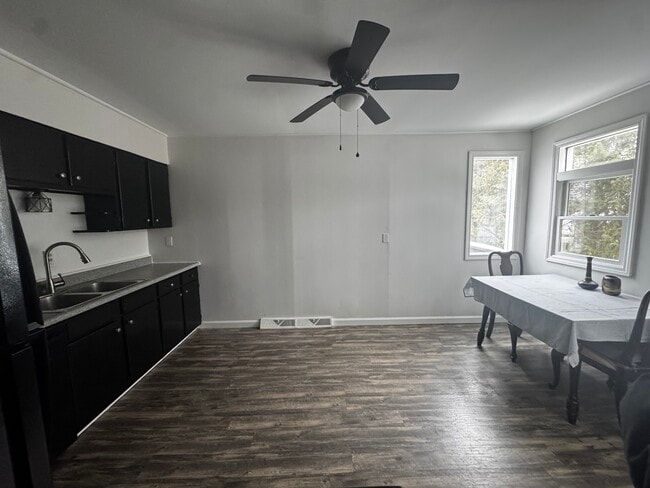 Photo - 150 Ethan Allen Pky Unit B