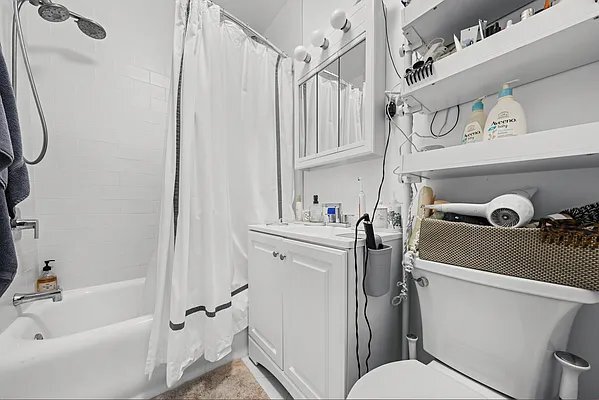 Photo - 157 E 72nd St Unit 2J