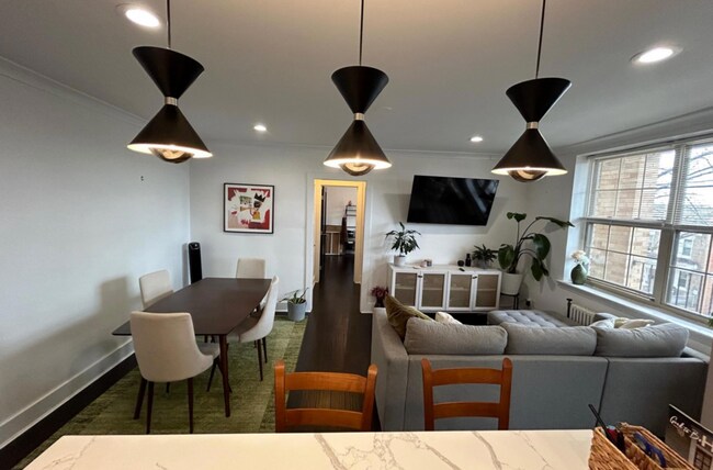 Photo - 939 Longfellow St NW