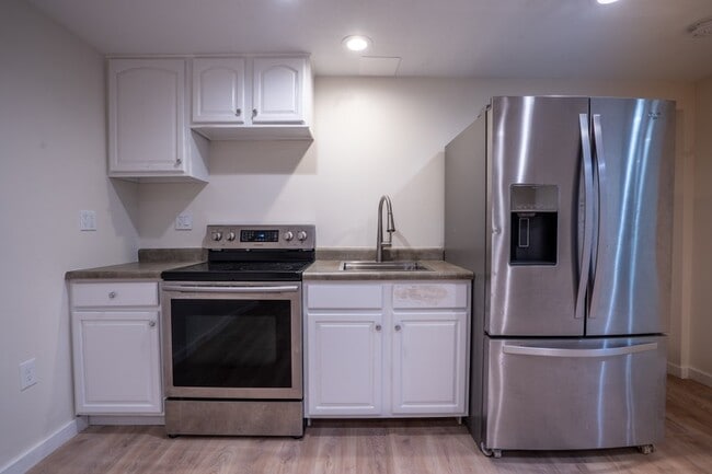 1042 Davenport Dr