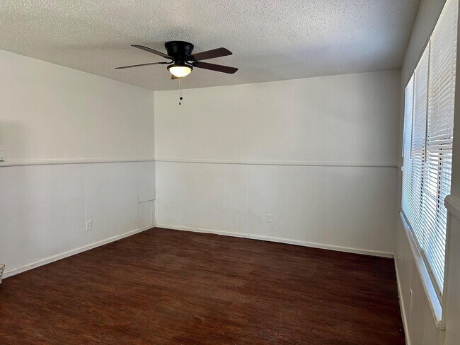 Photo - 1119 46th St