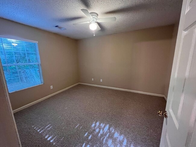 Photo - Center 661-663 Unit 661