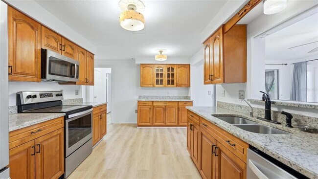 Photo - 1329 Nantucket Rd