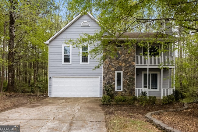 Building Photo - 140 Paces Way