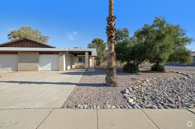 Building Photo - 1540 E El Parque Dr Rental
