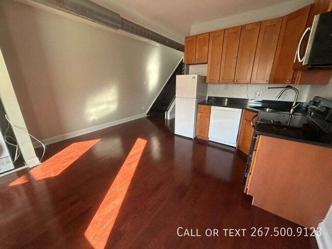 Building Photo - 1613 Frankford Ave Unit 3